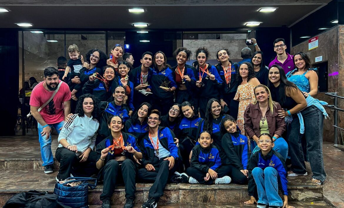 PETROLÂNDIA NO TOPO: STUDIO DE DANÇA MARIA SUELI CONQUISTA 11 MEDALHAS EM FESTIVAL